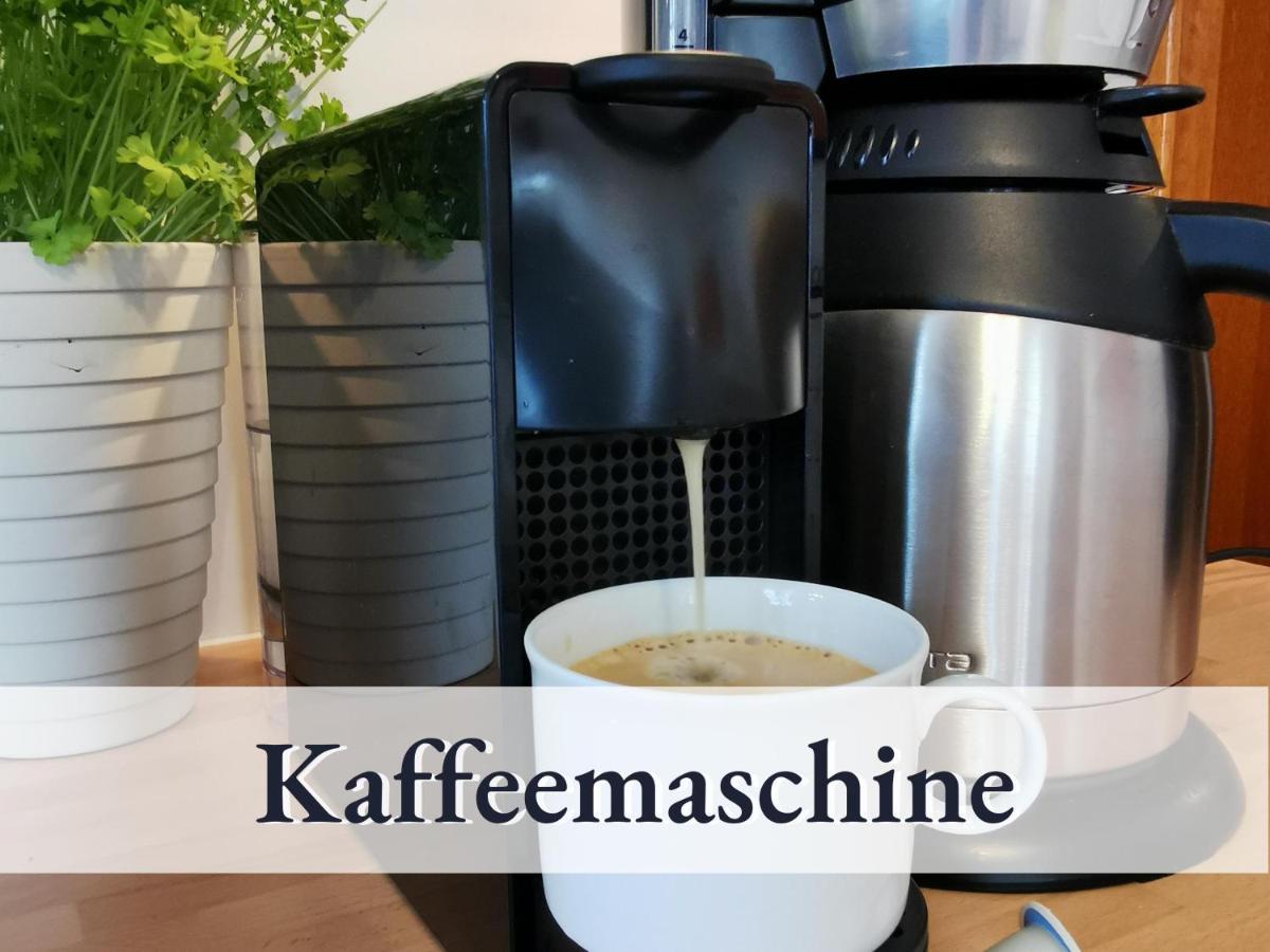 Grosse Moderne Ferienwohnung In Bester Bodenseelage L 1 Minute Zum Bodensee L 3 Zimmer L Vollausgestattete Kueche L Sonnenbalkon L Wlan L Willkommen Im Apartment Mettnau رادولفزيل ام بوندنز المظهر الخارجي الصورة